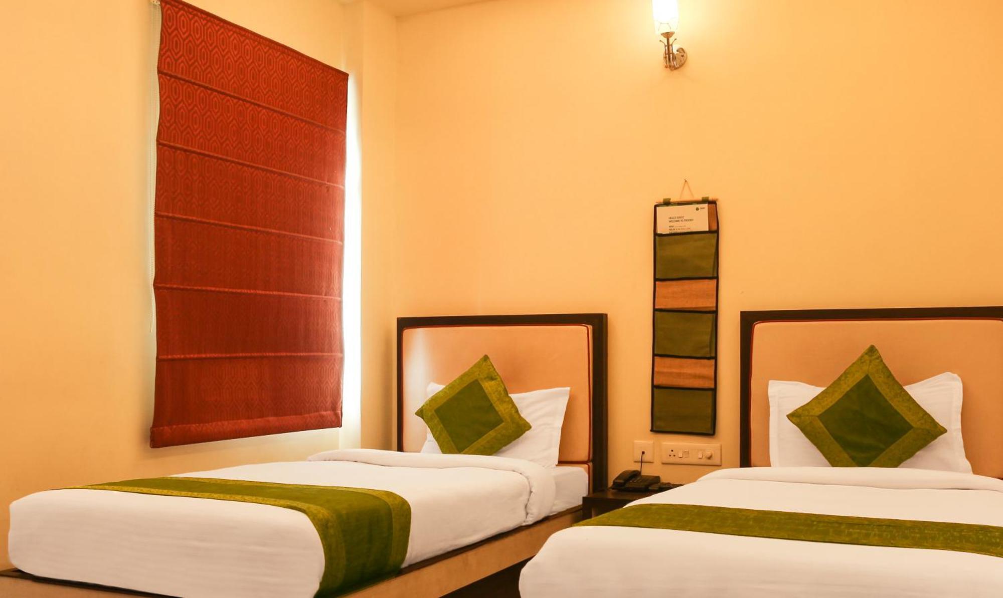 Hotel Janki International Sigra 2 Km From Kashi Vishwanath Temple 바라나시 외부 사진
