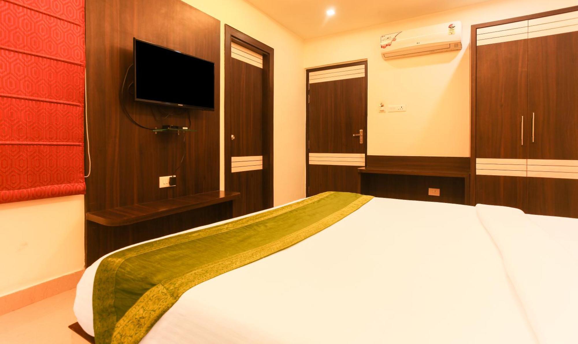 Hotel Janki International Sigra 2 Km From Kashi Vishwanath Temple 바라나시 외부 사진