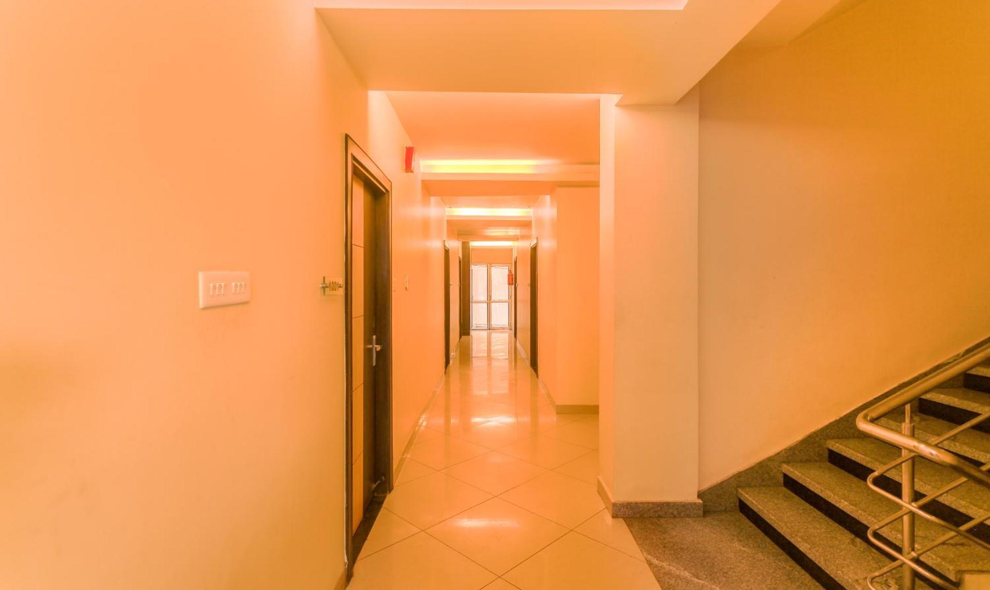 Hotel Janki International Sigra 2 Km From Kashi Vishwanath Temple 바라나시 외부 사진