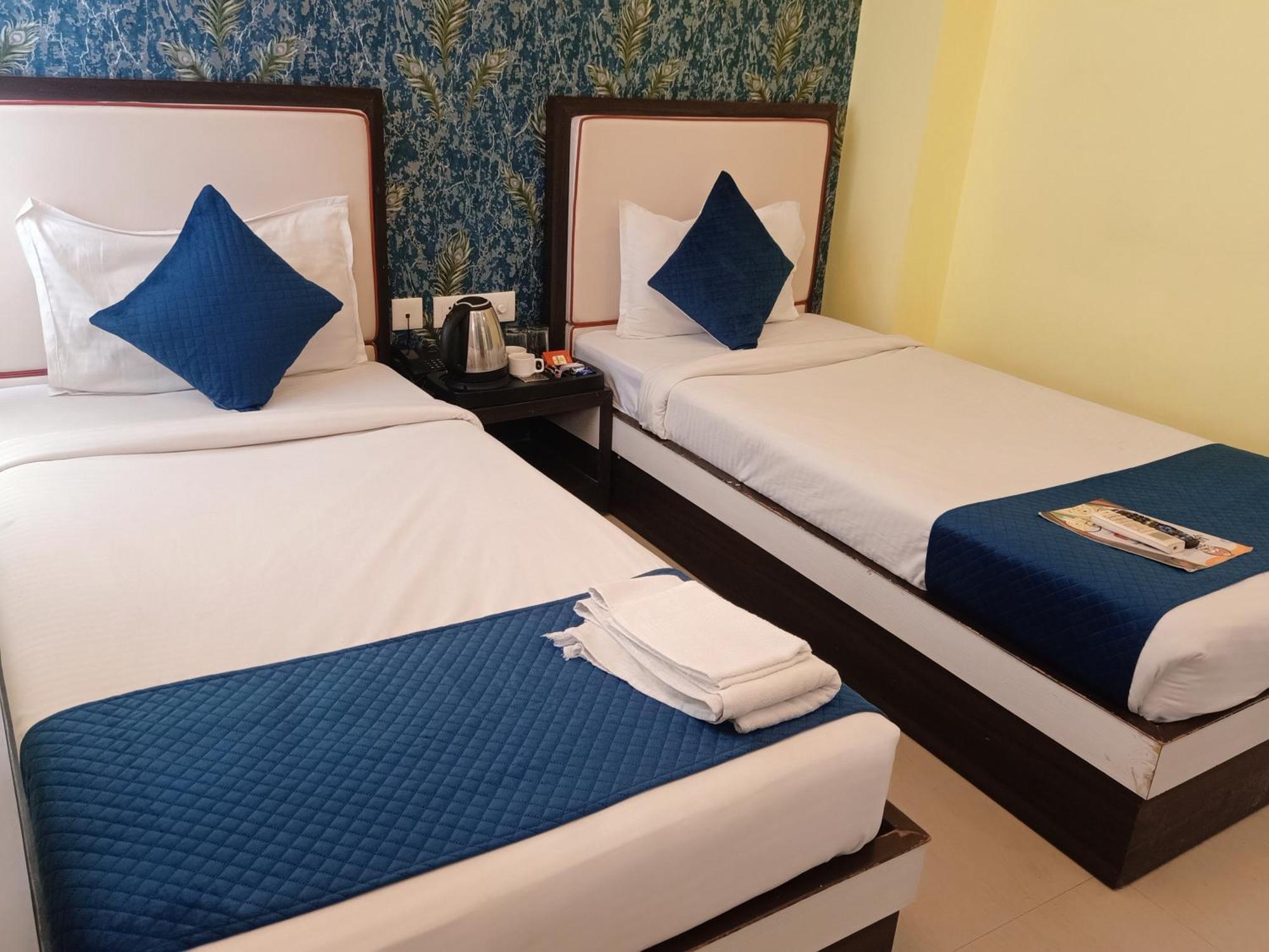 Hotel Janki International Sigra 2 Km From Kashi Vishwanath Temple 바라나시 외부 사진
