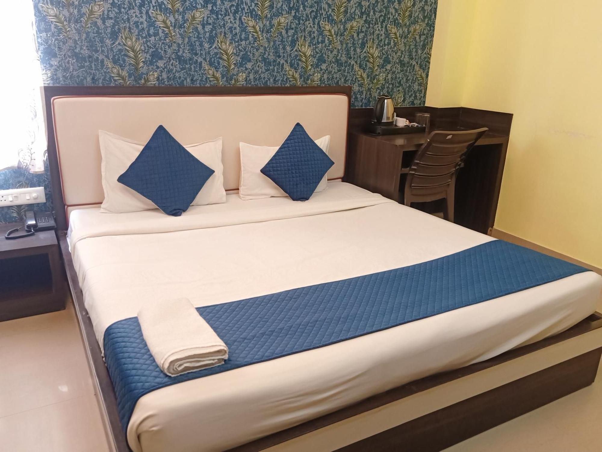Hotel Janki International Sigra 2 Km From Kashi Vishwanath Temple 바라나시 외부 사진