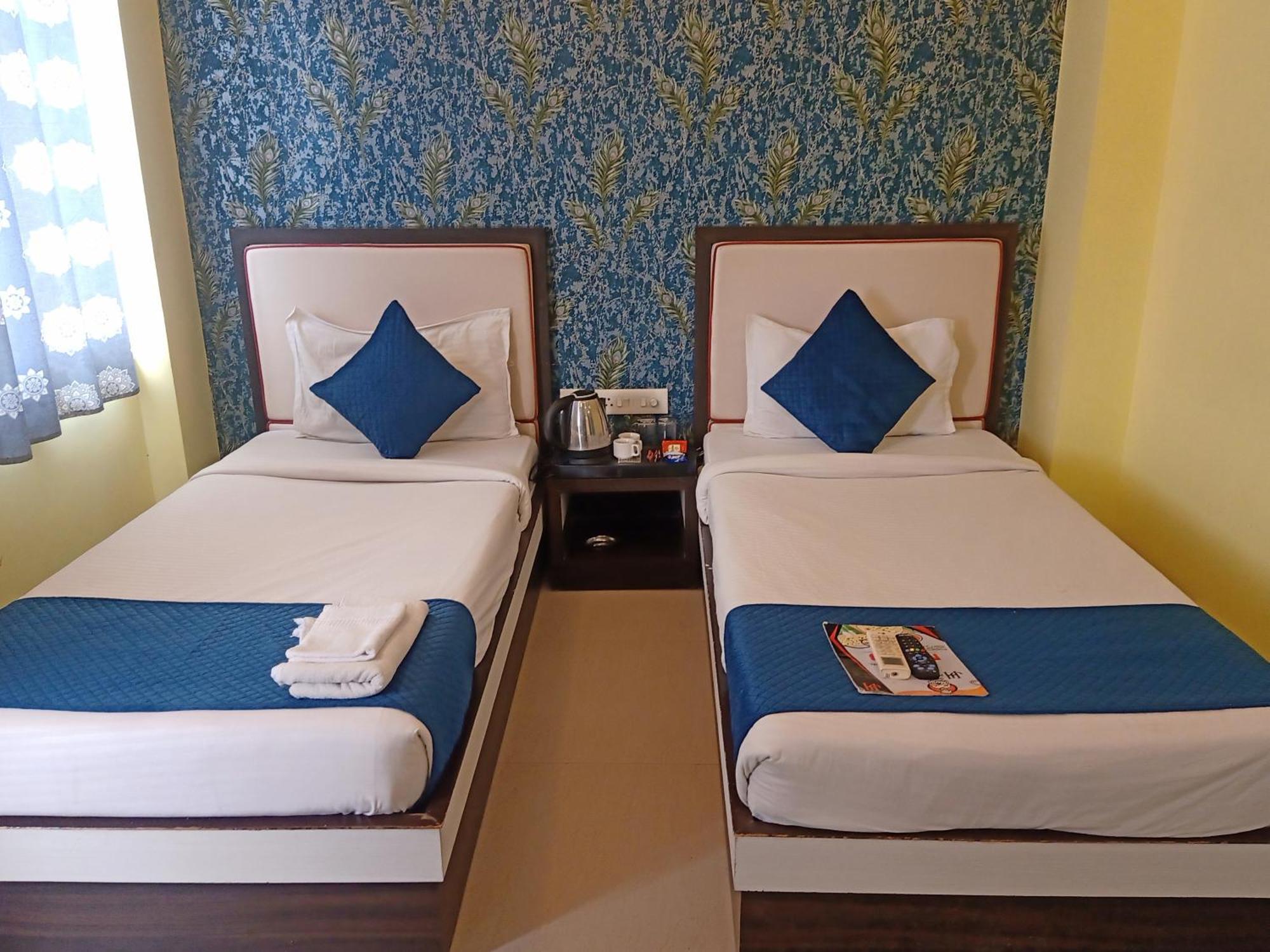 Hotel Janki International Sigra 2 Km From Kashi Vishwanath Temple 바라나시 외부 사진